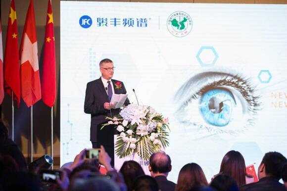 ����Ƶ�ף��Ƽ���ͻ�� �������й�